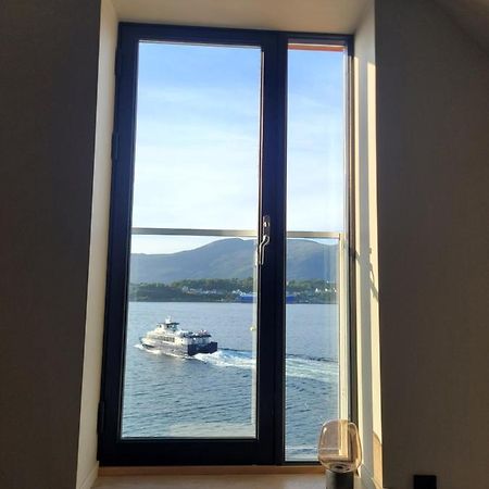Single Elegant Room I Sentrum- Sea View Ålesund Εξωτερικό φωτογραφία