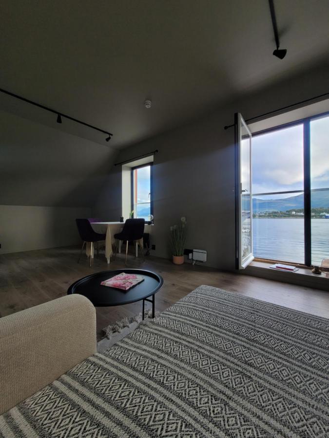 Single Elegant Room I Sentrum- Sea View Ålesund Εξωτερικό φωτογραφία