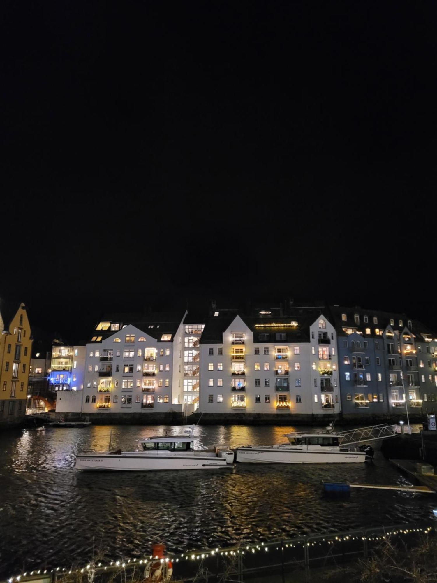 Single Elegant Room I Sentrum- Sea View Ålesund Εξωτερικό φωτογραφία