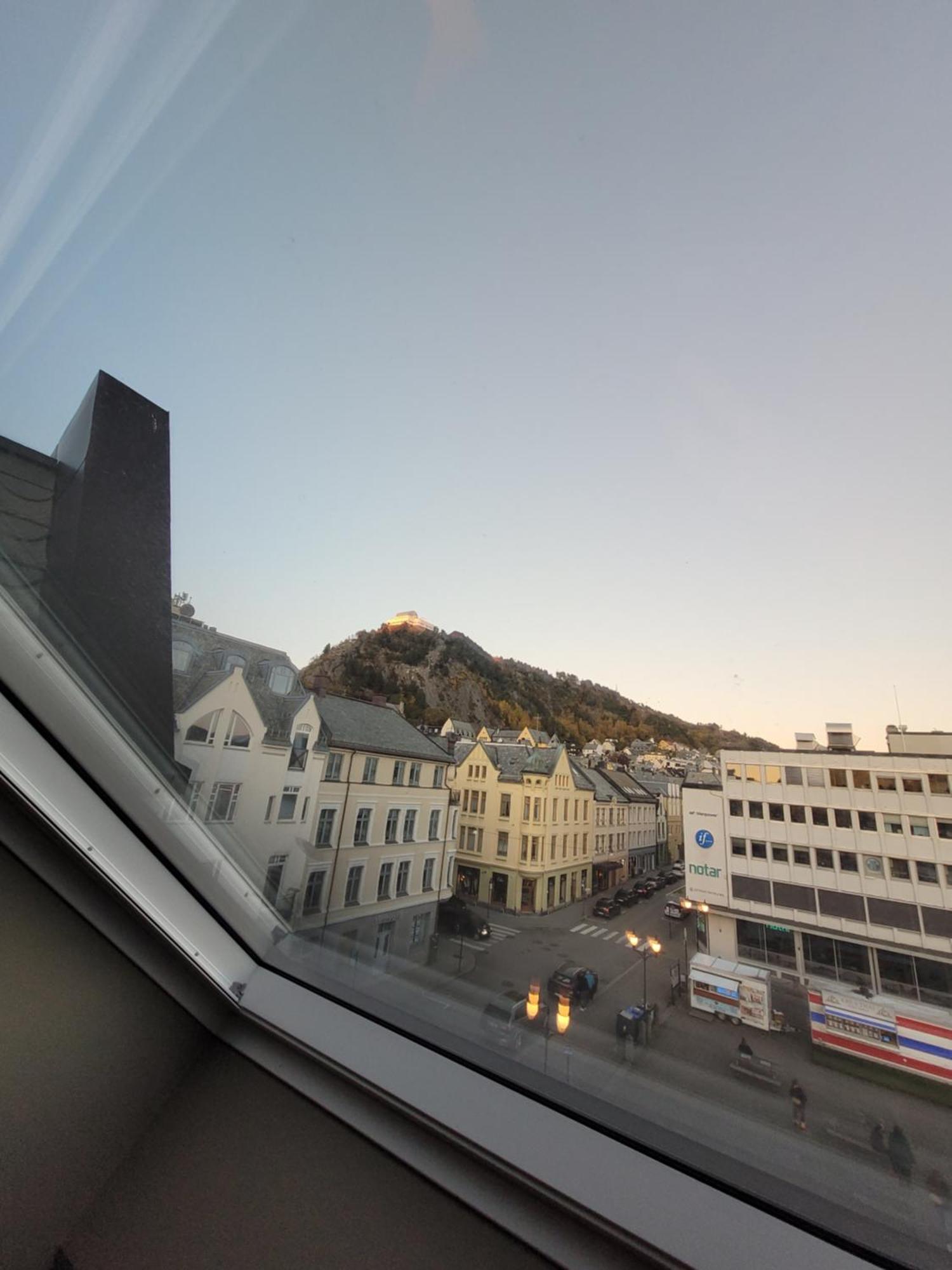 Single Elegant Room I Sentrum- Sea View Ålesund Εξωτερικό φωτογραφία