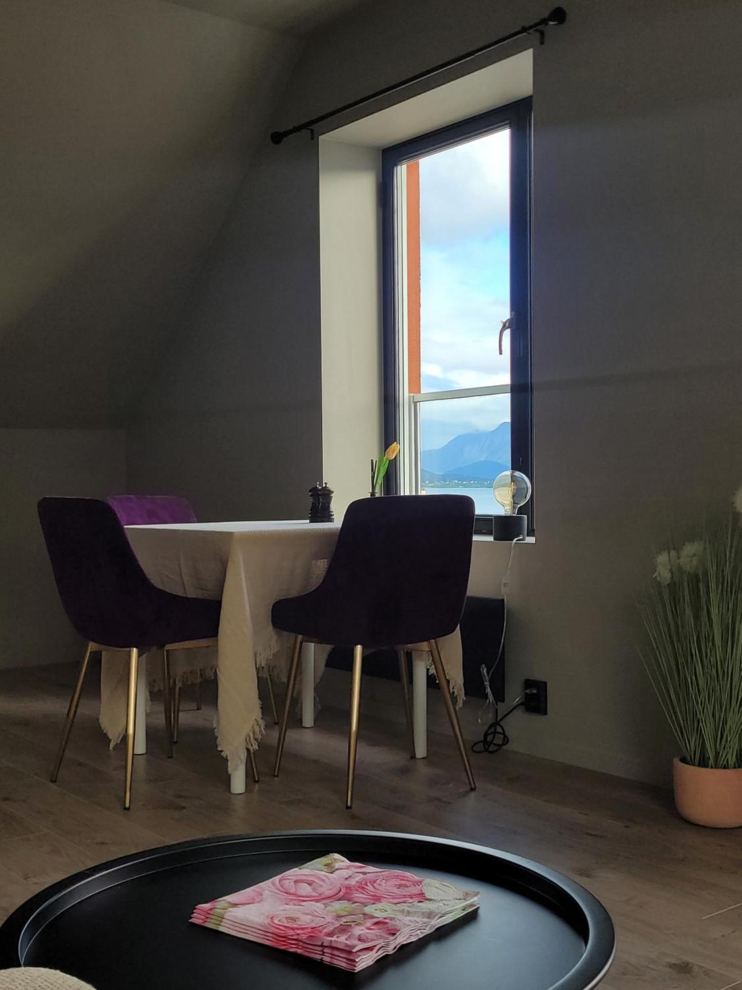 Single Elegant Room I Sentrum- Sea View Ålesund Εξωτερικό φωτογραφία